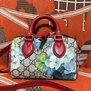 GUCCI ❤️🌟GG SUPREME BLOOMS MINI BOSTON BAG⭐️